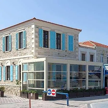 Marina 2*
