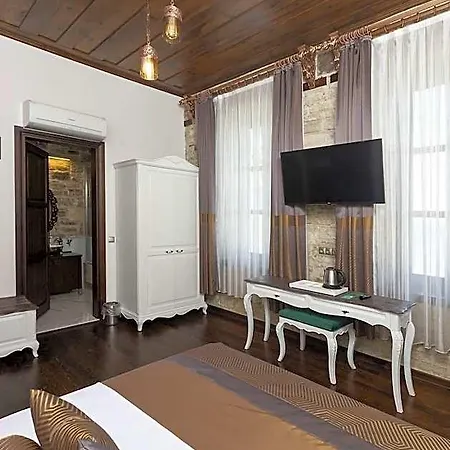 Marina Hotel 2*